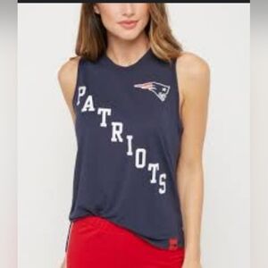 Women's NFL Patriots tee size s